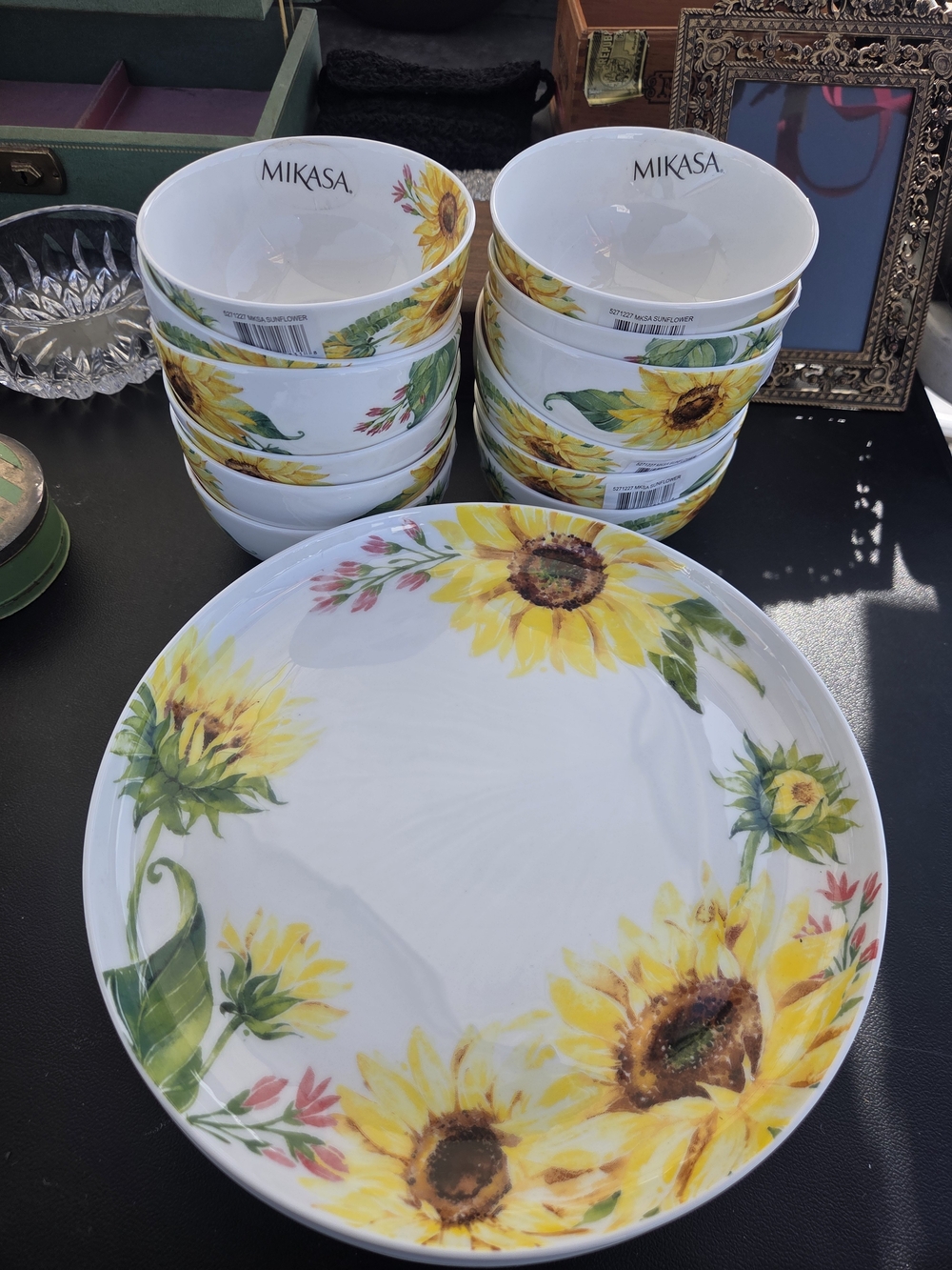 Mikasa Sunflower Ceramic Bone China Dinnerware Set Of 18